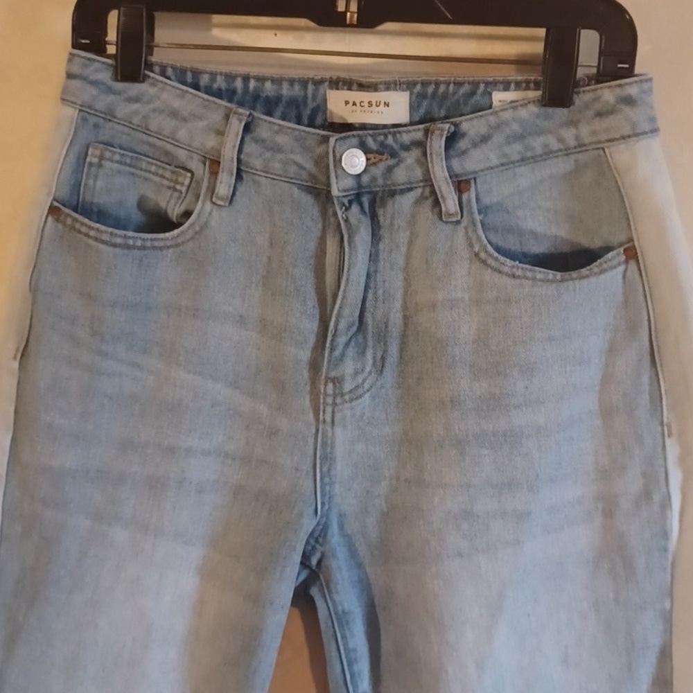 PACSUN lightwash Mom jeans. Size 28.Great used condition,  no flaws. - Picture 2 of 13